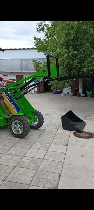 Міні навантажувач Українець