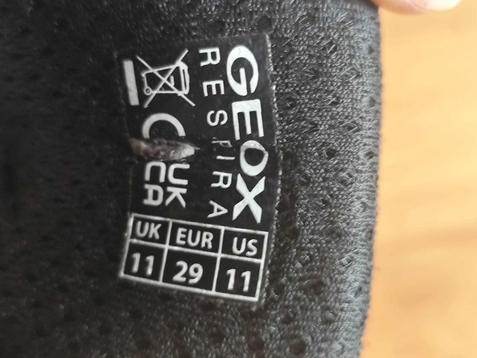 Buty jesienne Geox ze świecącą podeszwą rozmiar 29.