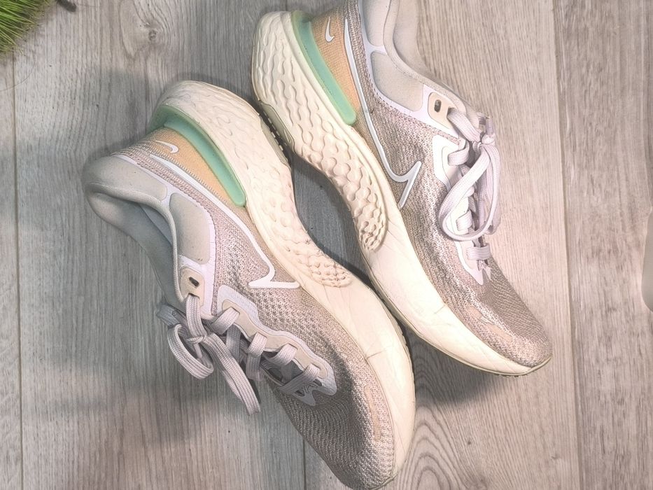 Nike ZoomX Invincible Run Flyknit 2 White/Hydrogen Blue Wom