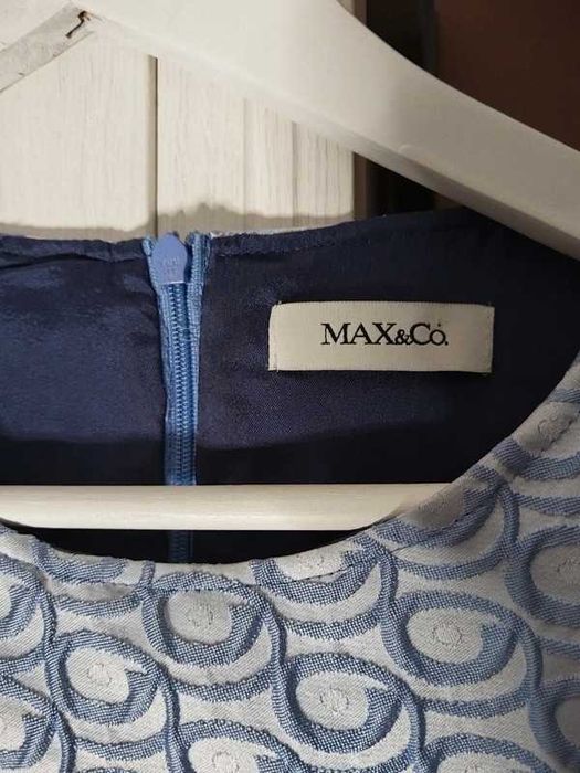 Max&Co sukienka midi rozkloszowana niebieska biała elegancka Max Mara