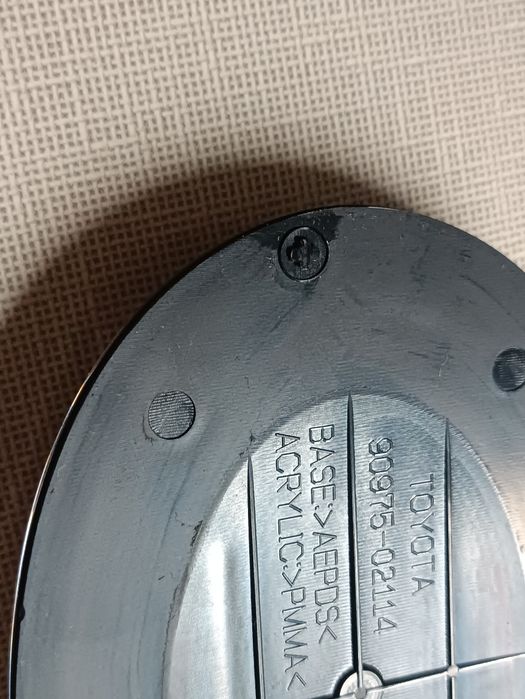 Lexus IS GS emblemat znaczek logo hybryda atrapy pod radar orginał
