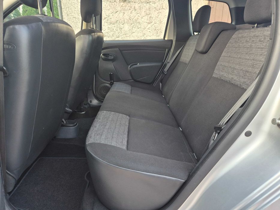 Dacia Duster • 1.6 benzyna • 148.000 km • KLIMATYZACJA • HAK • z Niemiec