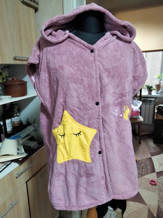 Продам пончо-халат  и халаты с капюшоном для  детей