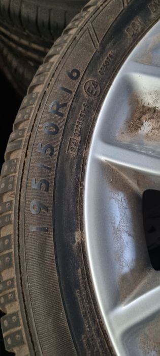Opony zimowe Dunlop 196/50r16