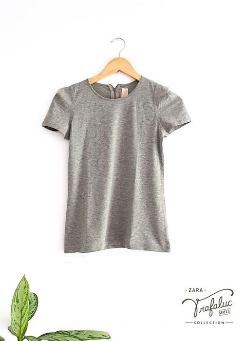 T-shirt Zara Trafaluc Cinzenta  Nova Tamanho S
