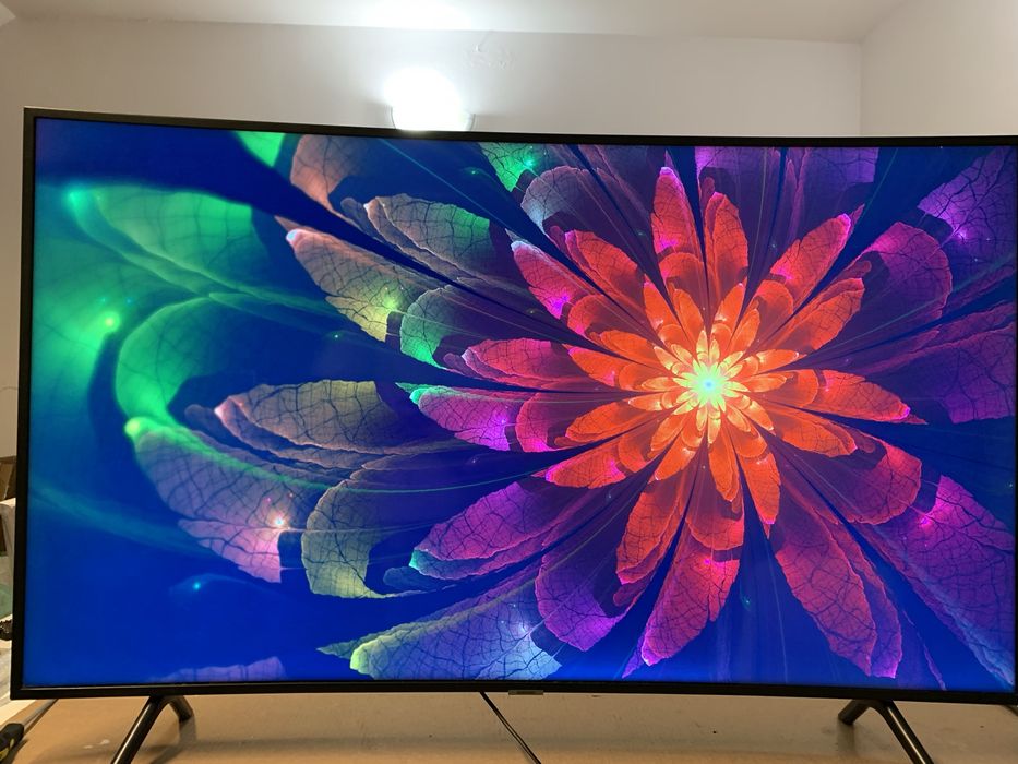 SmartTV curved 4K UHD DVB-T2 Samsung 55 cali