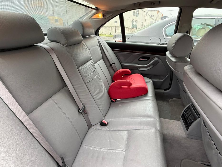 BMW 520i em ótimo estado pouco rodado
