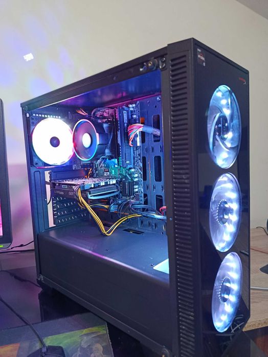 PC Gamer - Ryzen 5 + RTX 4060 8GB + 16GB RAM + Rato e Teclado RGB