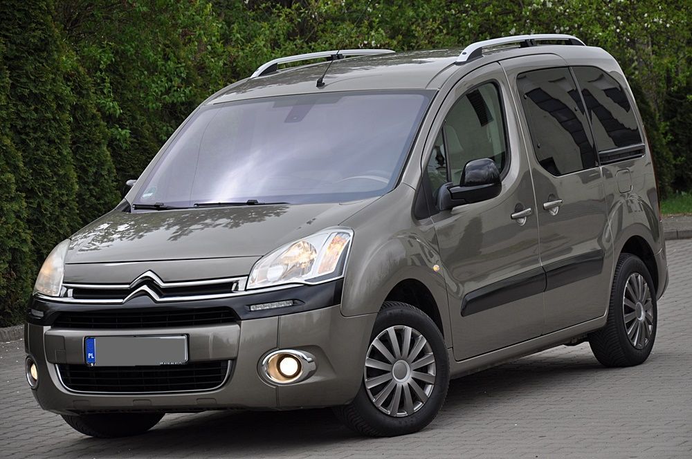 Toyota Auris BERLINGO 1.6 16v 120 ps Mega stan alternatywa dla Duster PL
