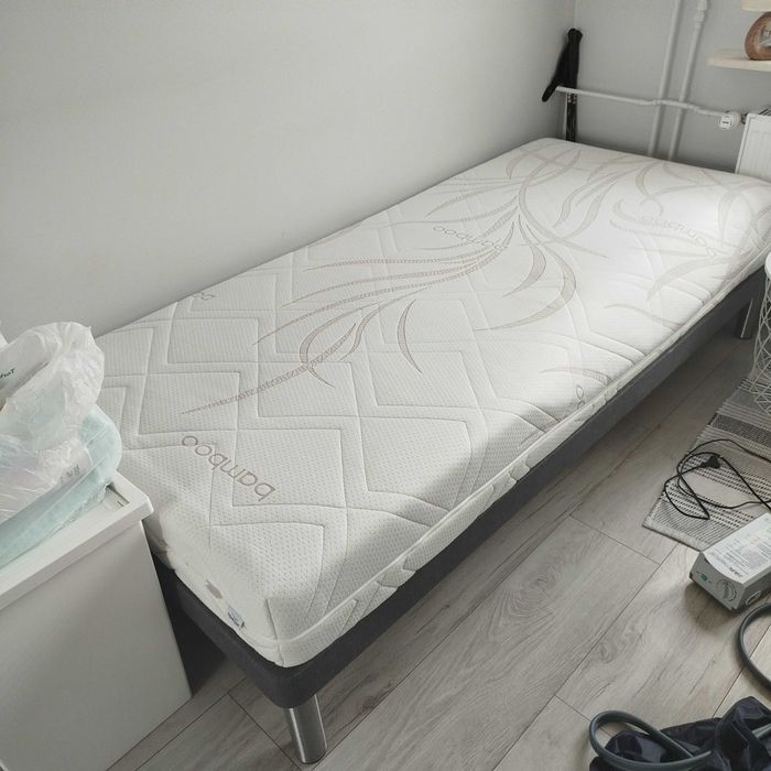 Łóżko Jysk używane w dobrym stanie