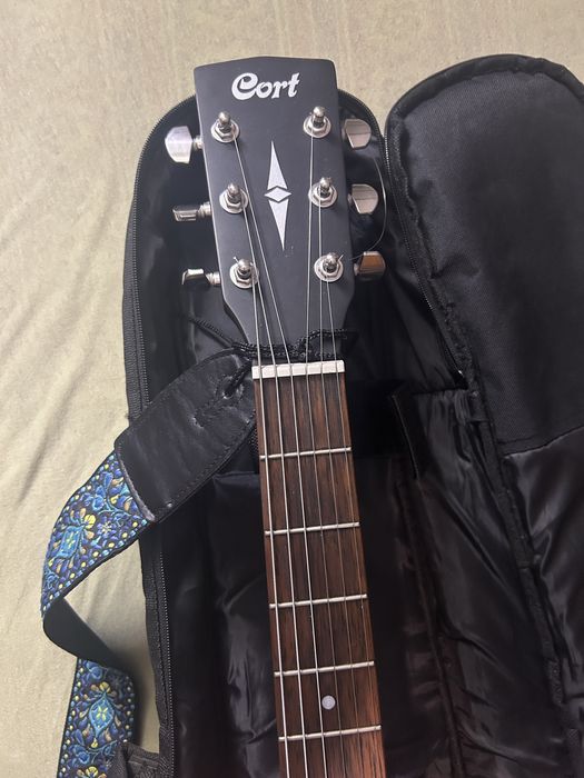 Електроакустична гітара Cort AF510E OP