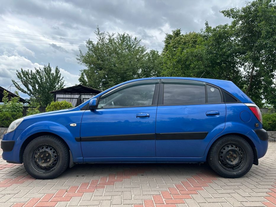 Kia rio хетчбек 2006 року