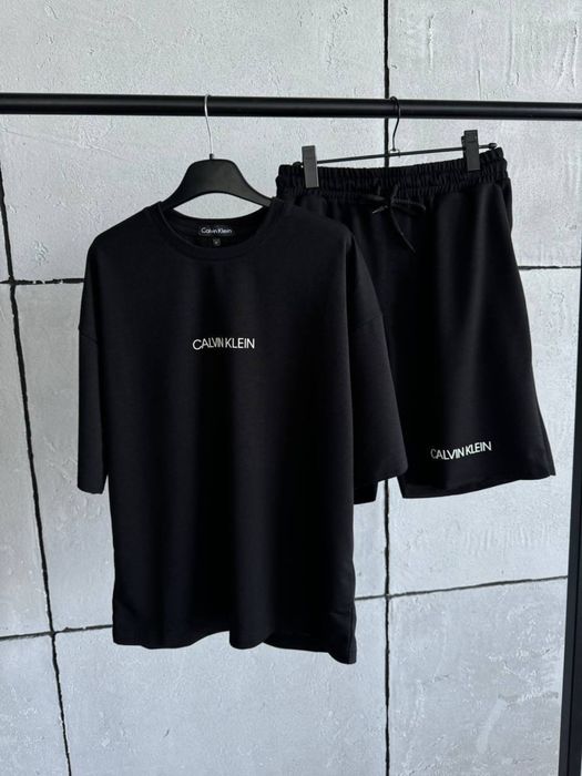 Oversize костюм Calvin Klein