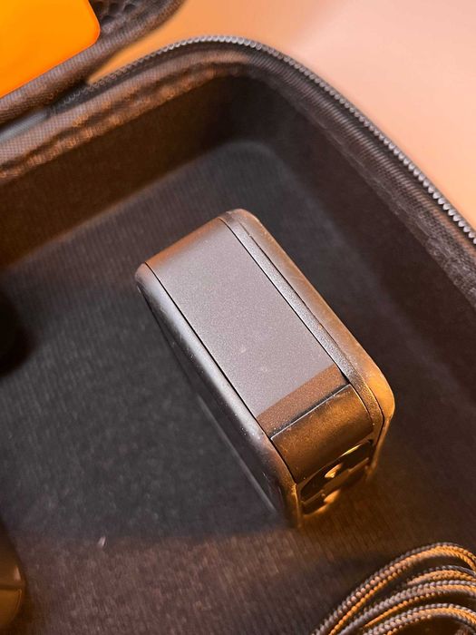 Екшн-камера GoPro Hero 8 із зарядною станцією