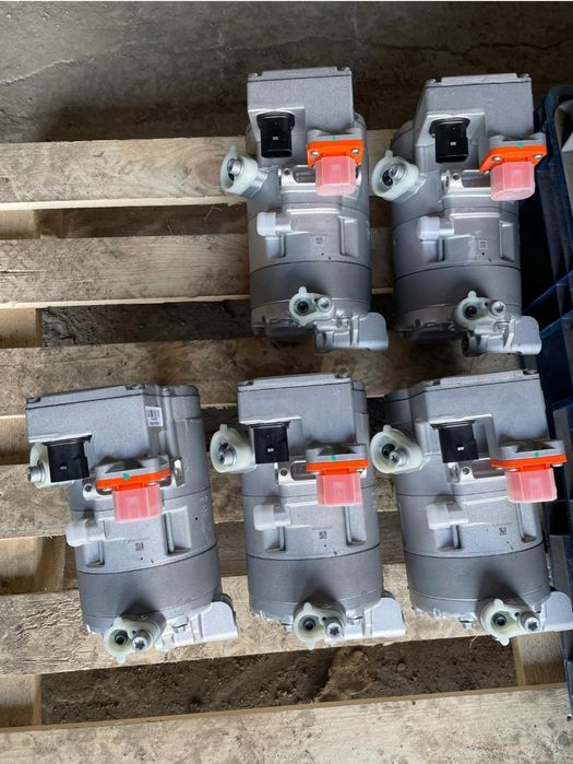 Компресор кондиціонера(тепловий насос)5QE820803 5QE820803A