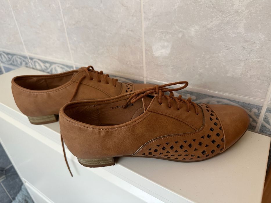 Sapatos Castanhos Nº 38