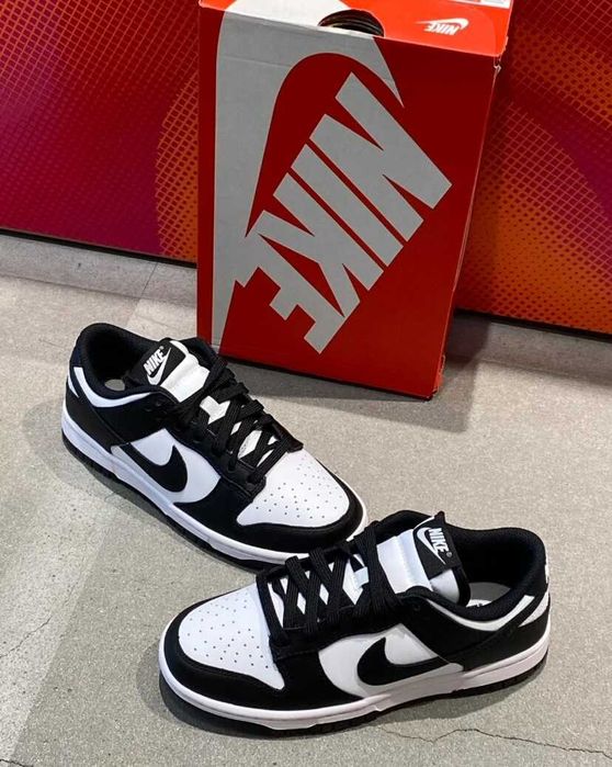 Nike Dunk Low Czarny R.37,5