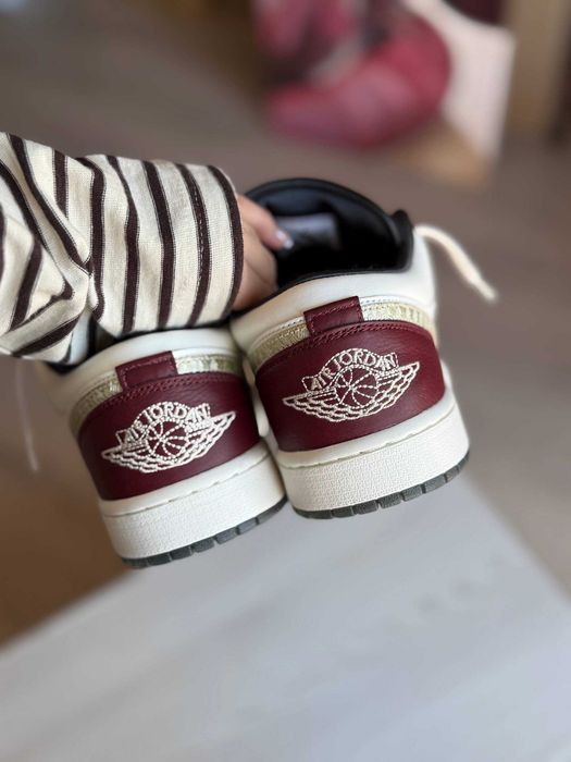 Air Jordan 1 Low SE "Lunar New Year" (Year of the Dragon).Чоловічі кросівки. Оригінальні кросівки. Оригінал. Данки. Лімітована колекція