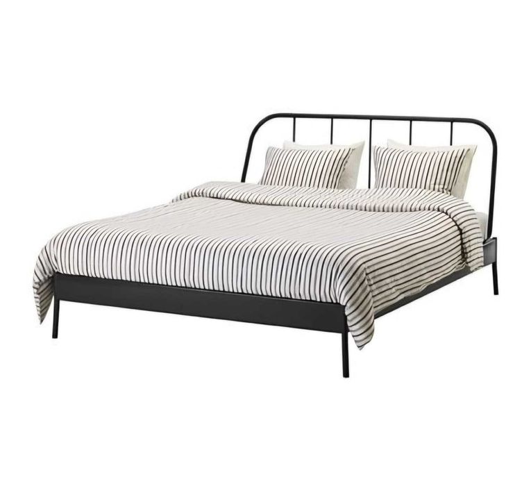 Cama de Casal (2.00m x 1.60m) em bom estado. Preço para vender rápido.