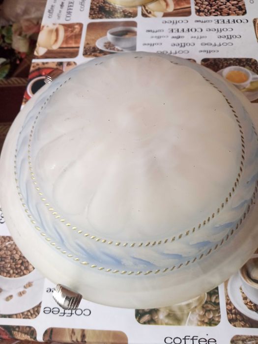 Світильник металевий, плафон скло. Діаметр 25 см