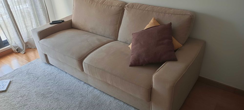 Sofa bege - GATO PRETO