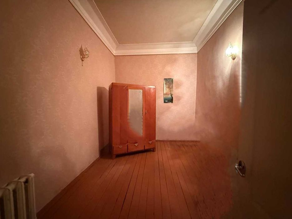 Продаж частини будинку 56м². 3 кімнати. 5 соток. Газове опалення. М:1