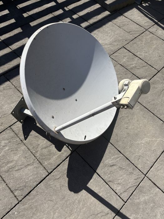Antena satelitarna