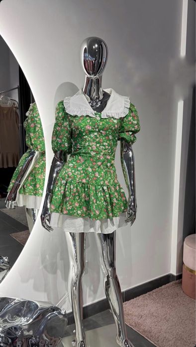Зелена сукня з квітковим принтом та білим коміром XS-M