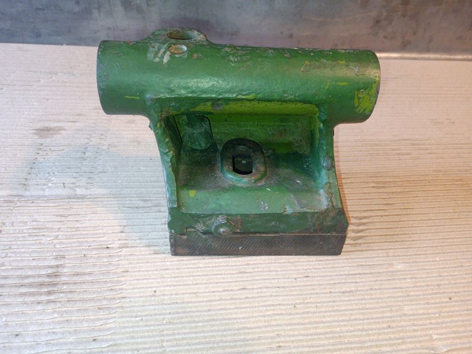 Задня бабка ТВШ 3, корпус з підошвою