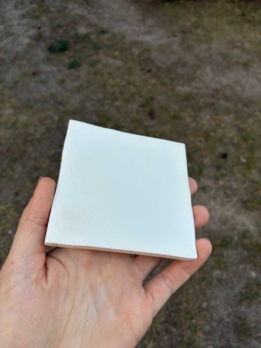 stylowe kafelki - białe i czerwone - 10x10 cm