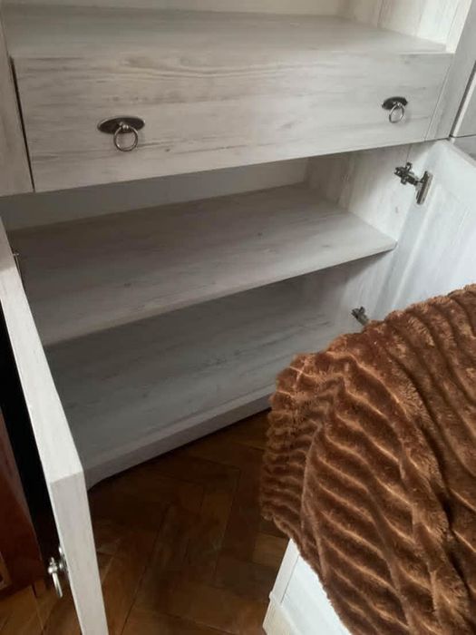 Пенал - стелаж терміново