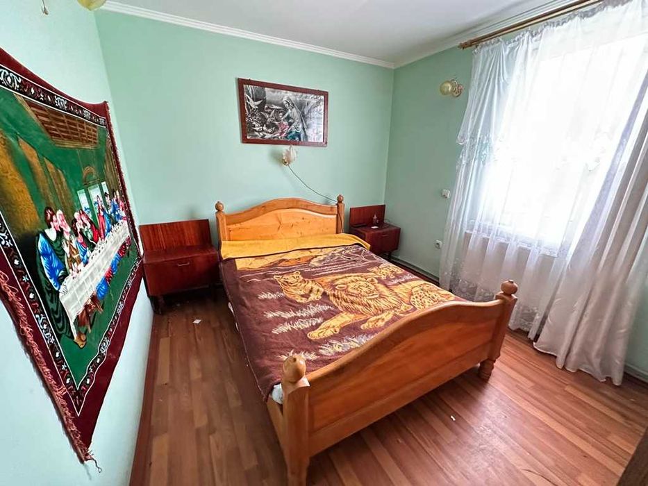 Продаж будинку біля лісу