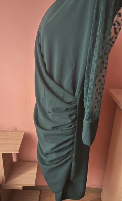 Piekna zielona sukienka z marszczeniami L 40 Nowa z metką