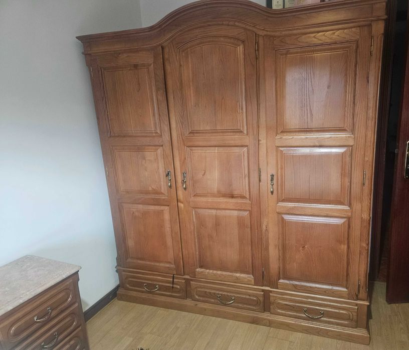 Quarto de madeira completo com colchão