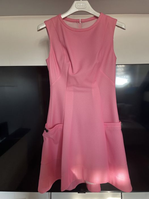 Nowa Sukienka motive and more