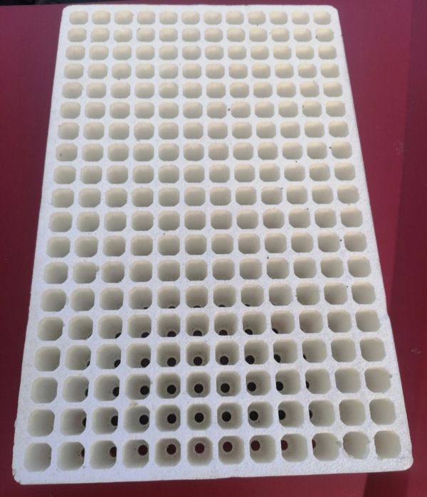 Multiplaty styropianowe tacki 228oczek