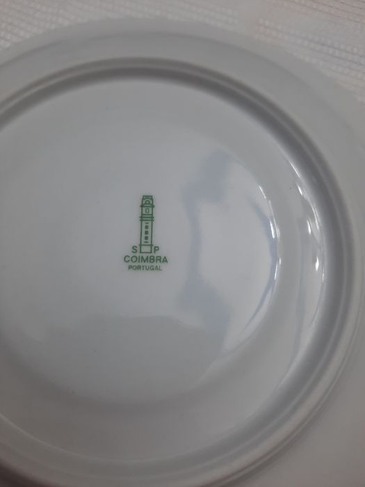 Duas chávenas grandes e um pires Coimbra