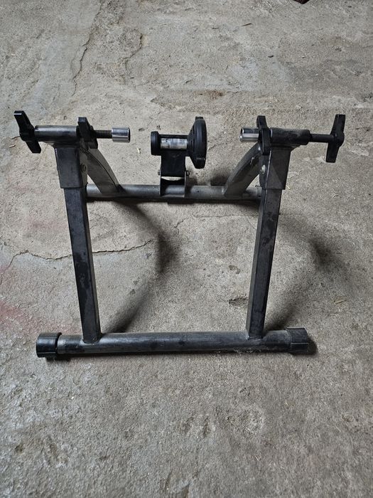 Vendo rodas Mavic e rolo de treino