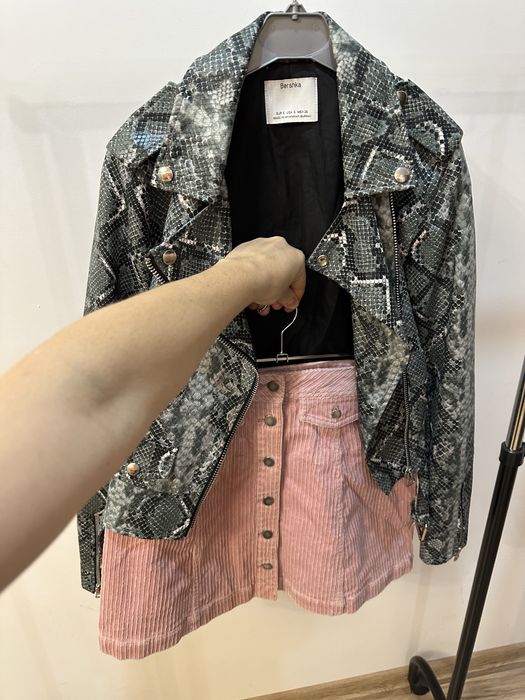 Спідниця фірми divided H&M