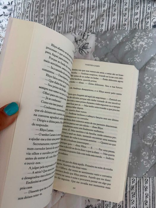 Livro "Twisted Games"
