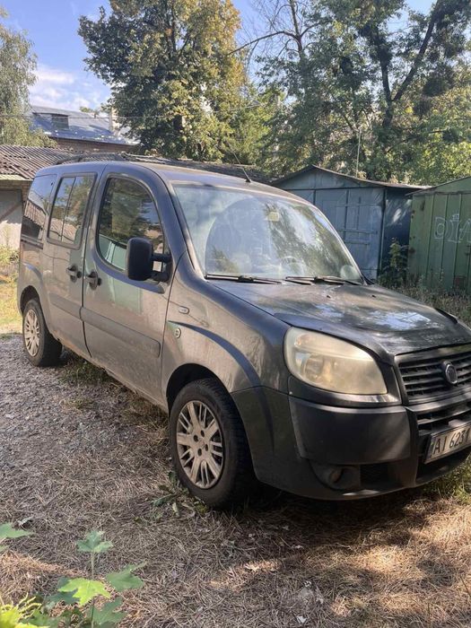 Автомобиль Fiat Doblo