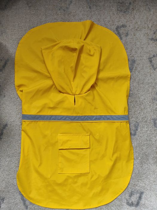 Продается дождевик для собак.