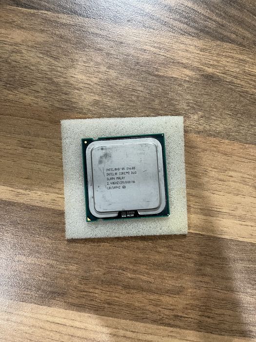 Varios processadores intel429592585386086400