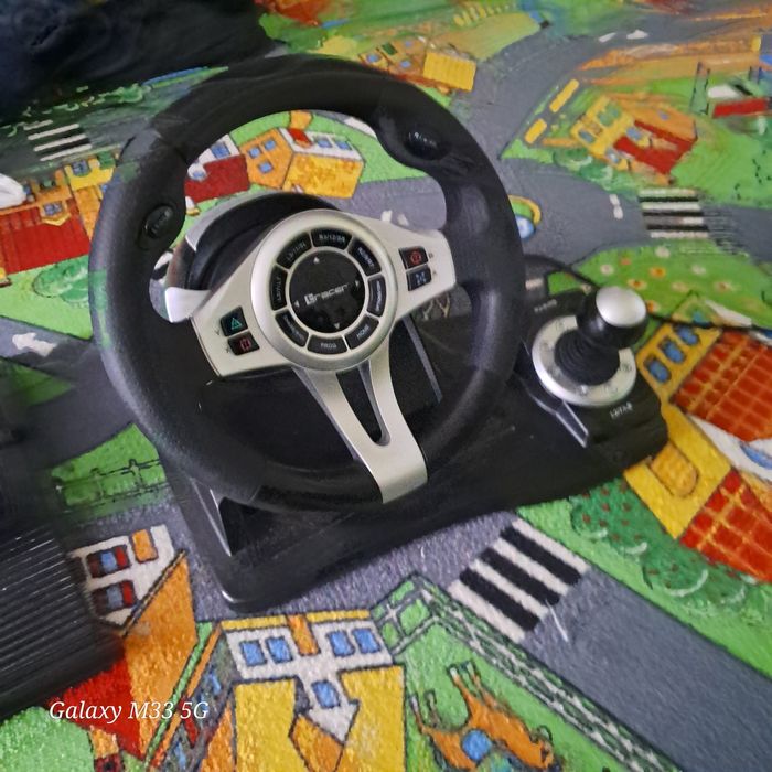 Sprzedam: ps4, telewizor, 2 pady i kierownice