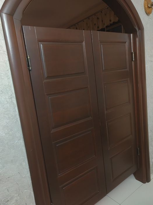 Drzwi drewniane wahadłowe brąz