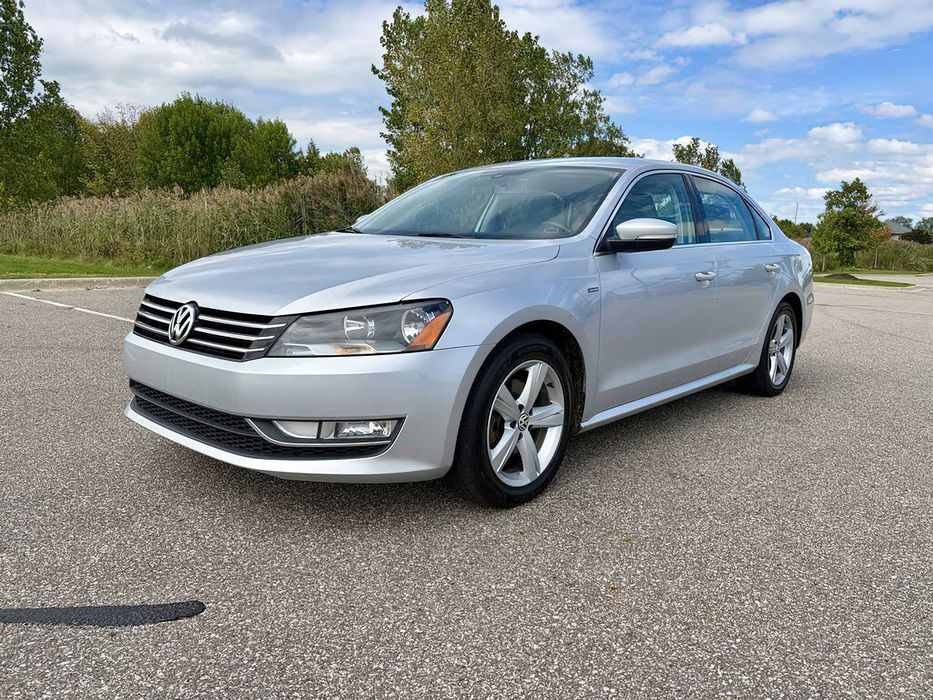 Volkswagen Passat Limited Edition      2015
