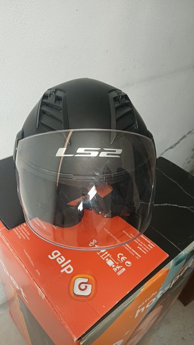 Capacete LS2 - Capacete em bom estado e com pouco uso
