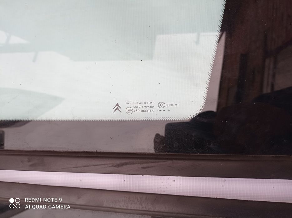 Стекло кузовное переднее заднее c4 grand picasso 2009 2010
