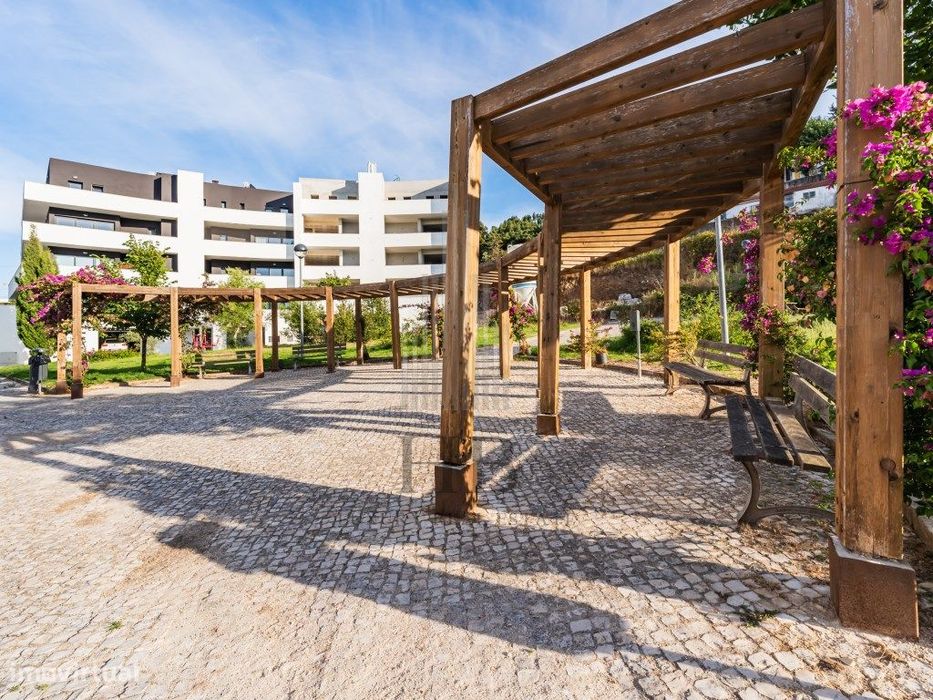 Apartamento T2 com terraço - Loures