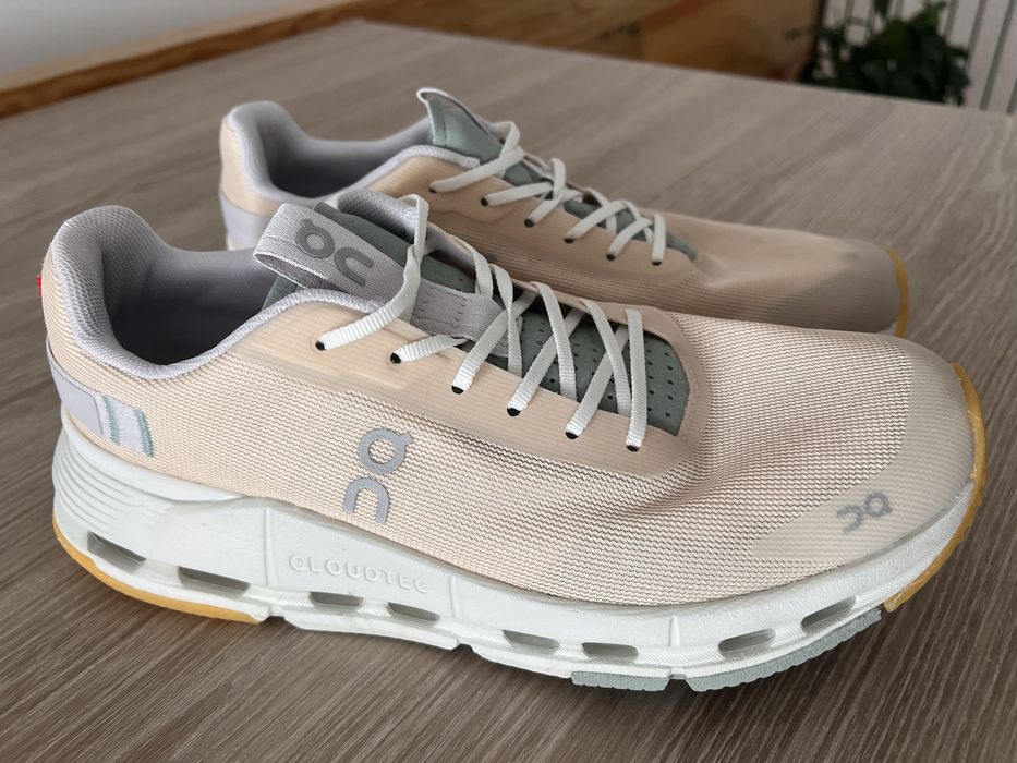 ON Cloud mulher desportivas